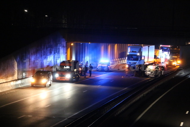 UPDATE (video): Snelweg A1 Duitsland richting Oldenzaal dicht door ongeval