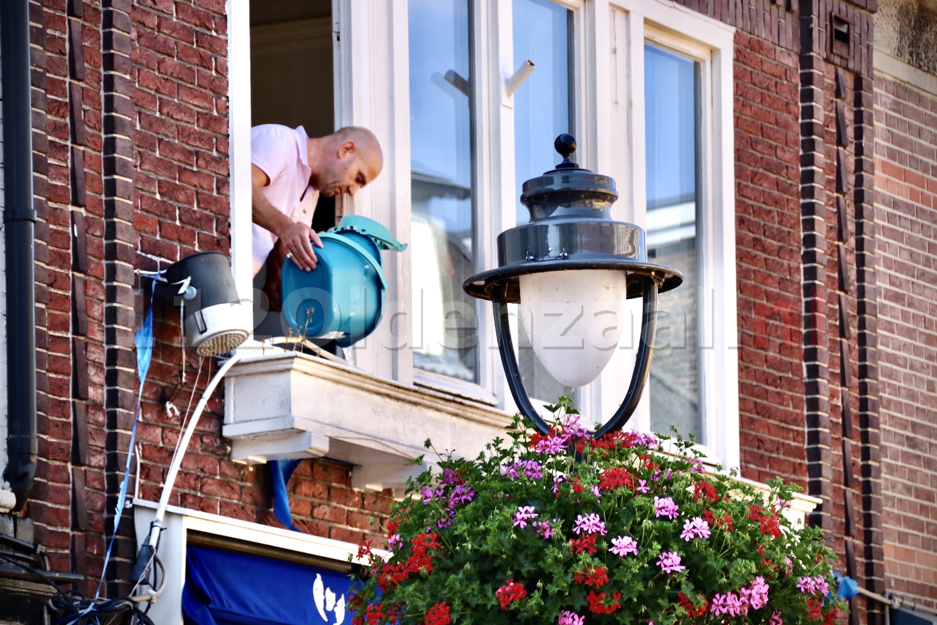 Brandweer rukt uit voor melding woningbrand in centrum Oldenzaal