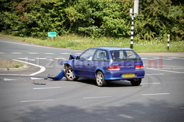 Forse schade bij aanrijding op Enschedesestraat in Oldenzaal