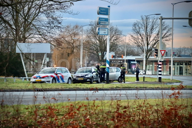 Schade bij ongeval tussen twee voertuigen in Oldenzaal