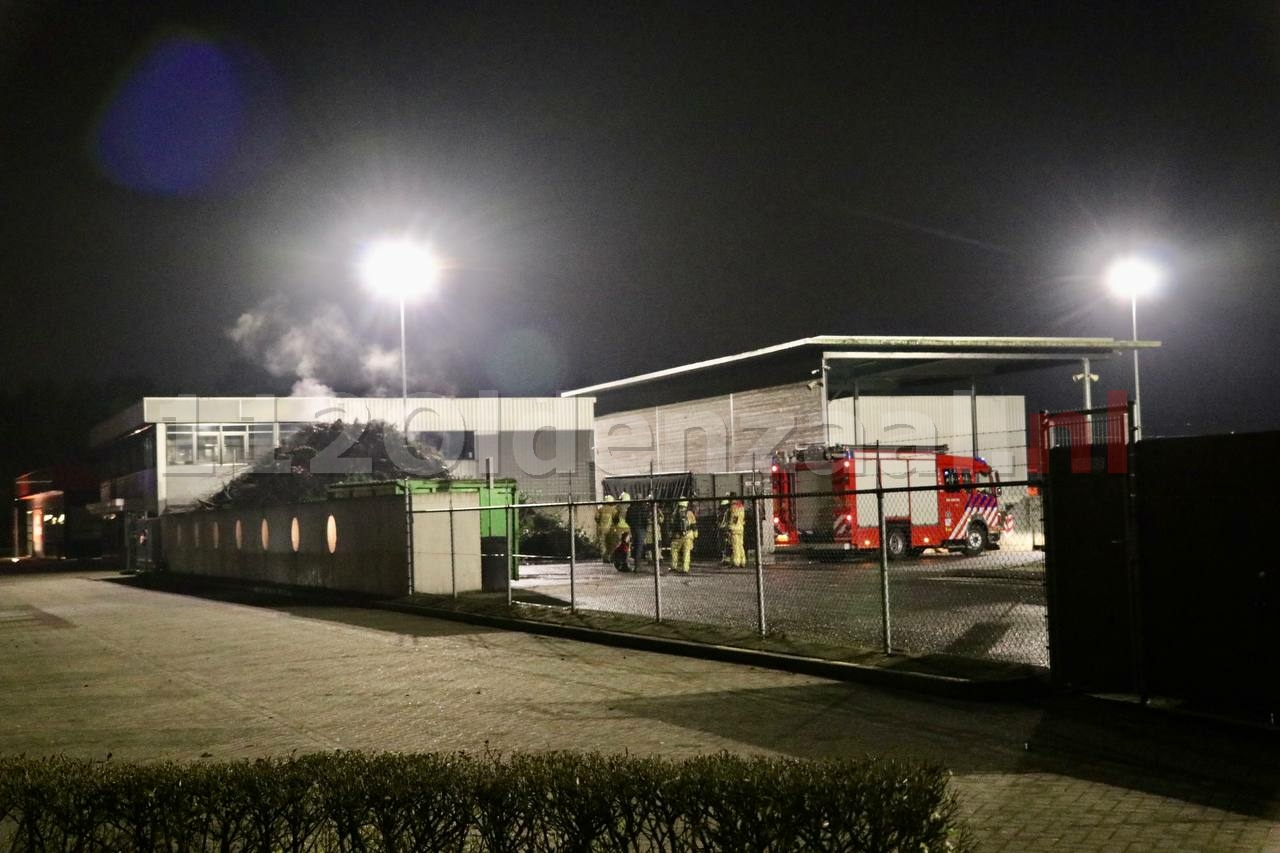 Brandweer rukt uit voor brandmelding afvalbrengpunt Oldenzaal