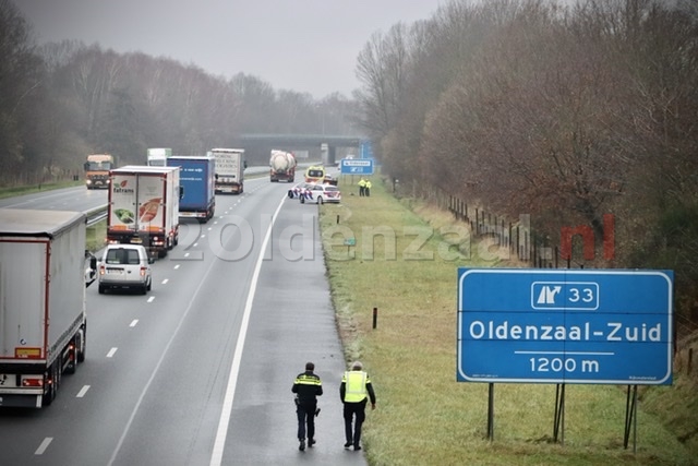 Ongeval op A1 tussen De Lutte en Oldenzaal; politie krijgt klapband onderweg naar ongeval