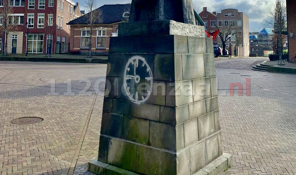 Marktsteen en Plechelmusbeeld in Oldenzaal doelwit van vandalen