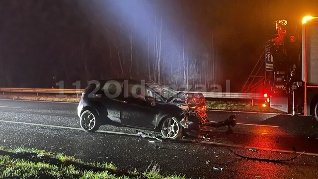 A1 bij Deurningen richting Duitsland afgesloten na aanrijding