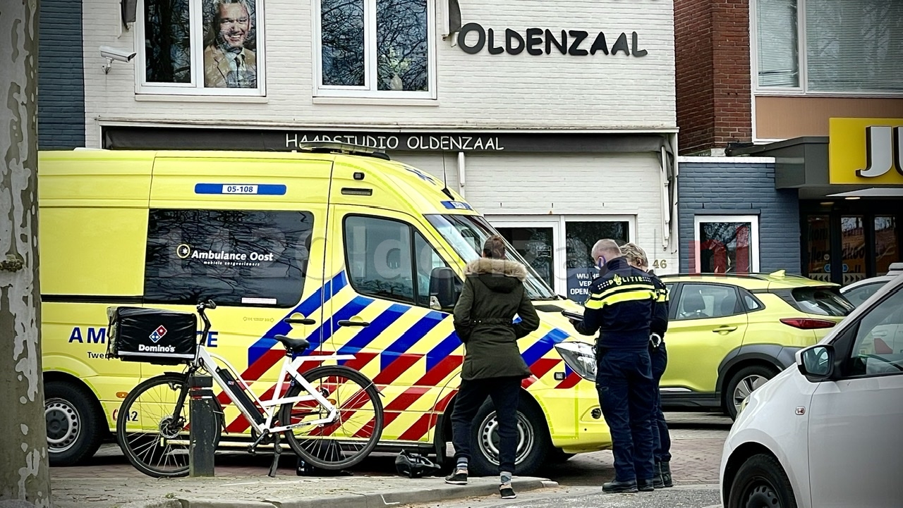 Pizzabezorgster gewond na ongeval in Oldenzaal