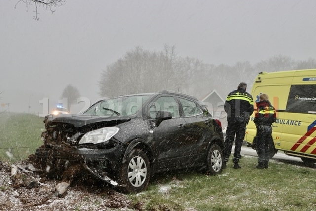 Vrouw gewond bij ongeval in Rossum