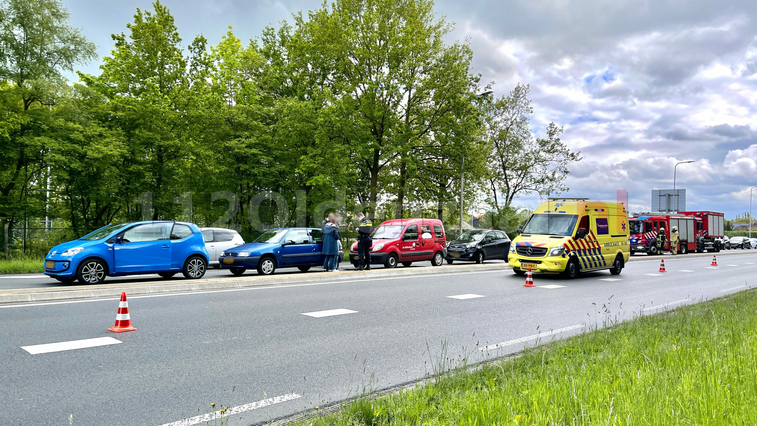 Kop-staart botsing tussen meerdere voertuigen op Provinciale Rondweg Oldenzaal
