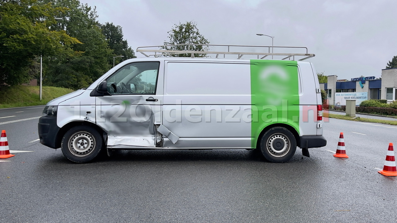 Schade bij ongeval tussen twee voertuigen in Oldenzaal