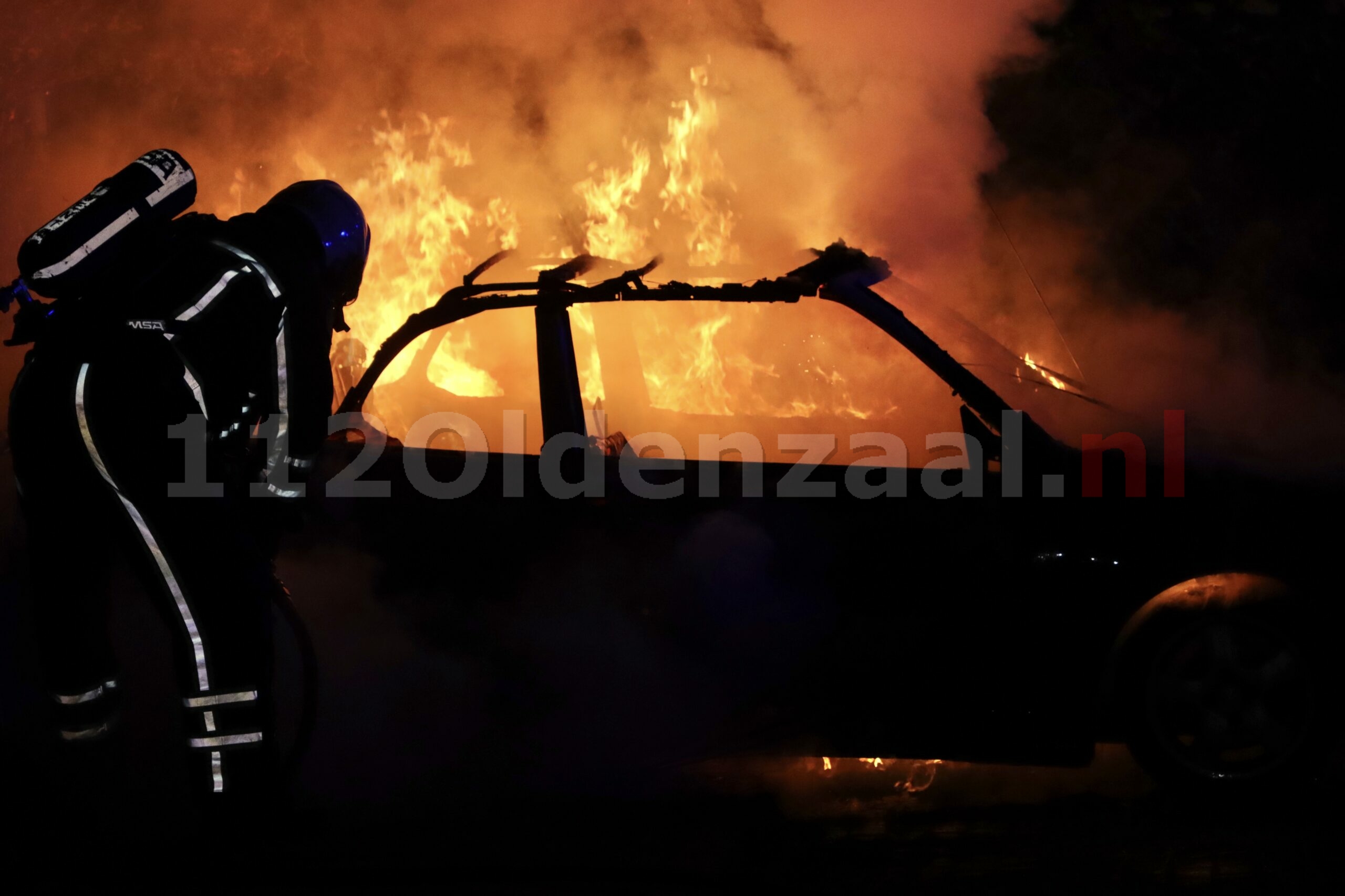Auto brandt volledig uit in Oldenzaal