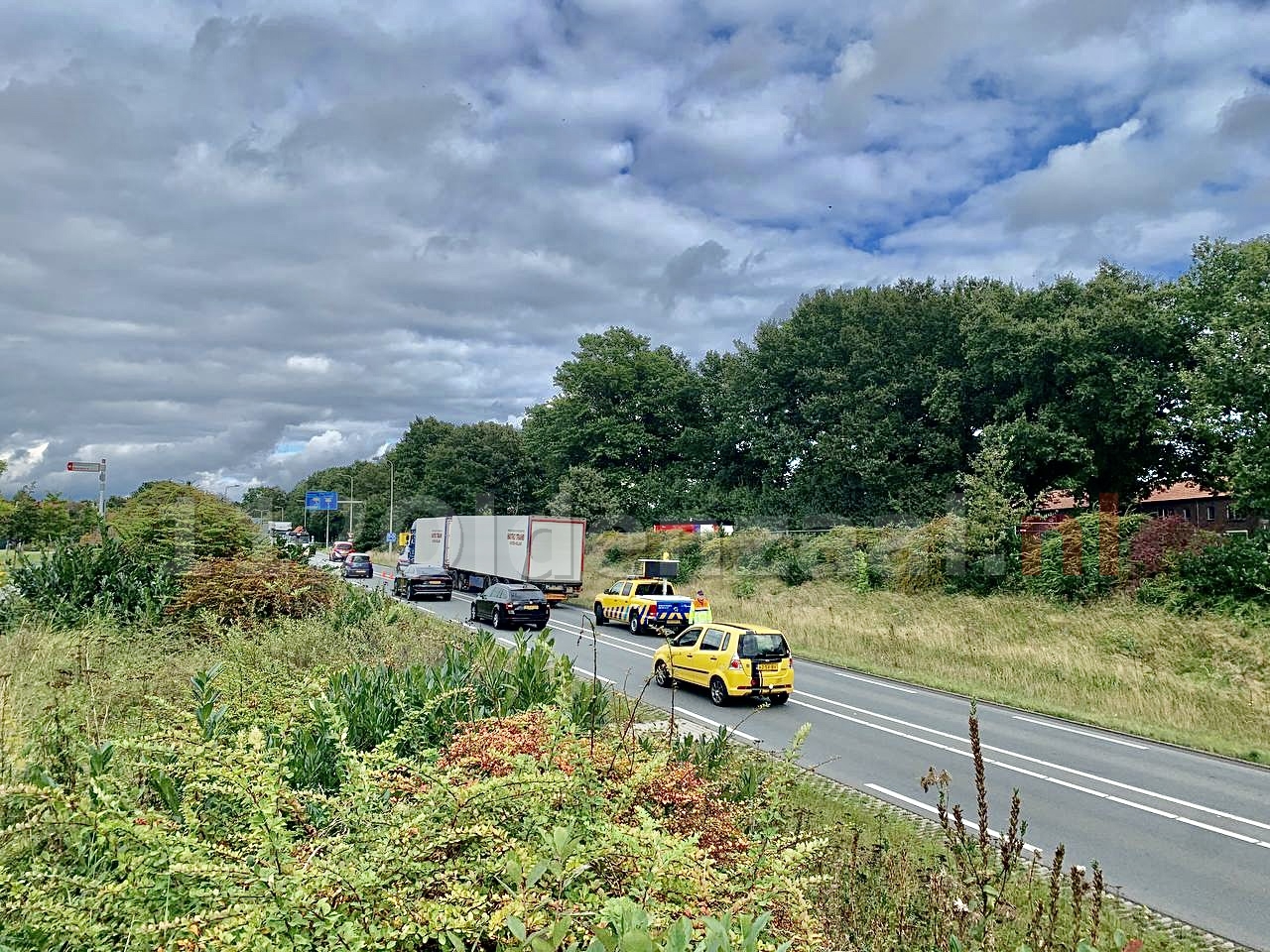 Forse vertraging op Rondweg Oldenzaal door vrachtwagen met pech