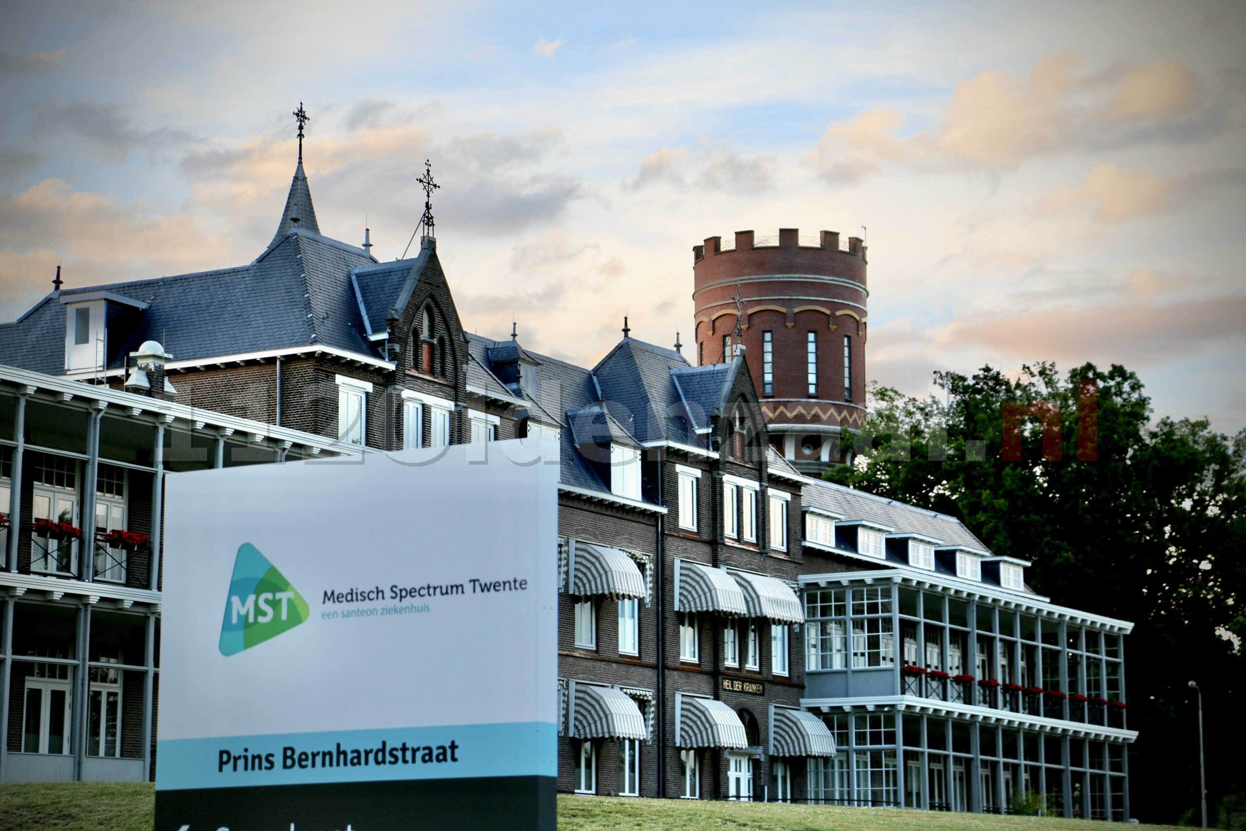 Vervuild drinkwater Oldenzaal; MST hoopt maandag meer duidelijkheid te kunnen geven over afspraken