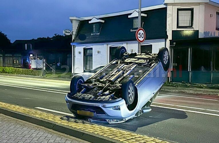 Auto slaat over de kop in Oldenzaal