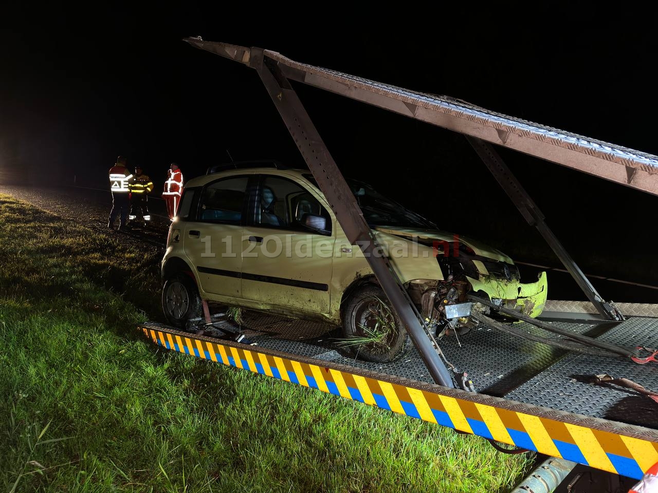 UPDATE: 22-jarige man uit Rotterdam negeert stopteken politie en crasht met auto op A1 bij De Lutte