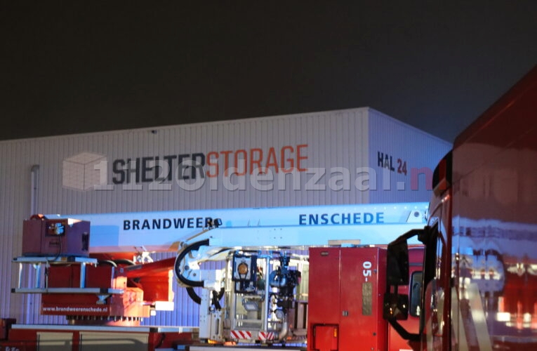 Brandweer rukt massaal uit voor brand op industrieterrein Oldenzaal