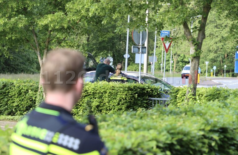 Achtervolging over A1 eindigt in Oldenzaal; twee mannen aangehouden