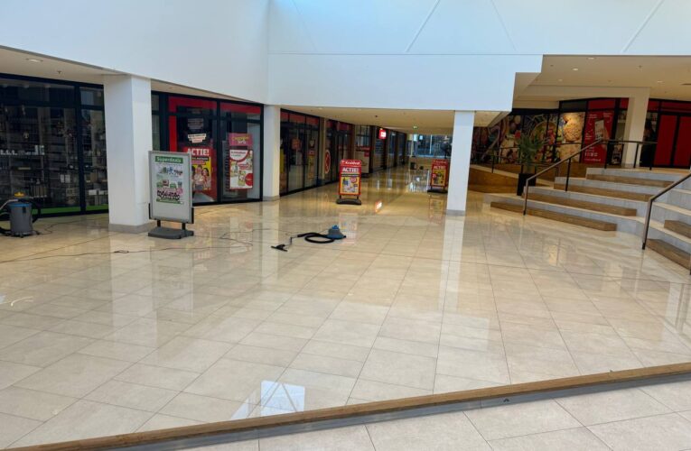 VIDEO: Wateroverlast in Winkelcentrum Oldenzaal